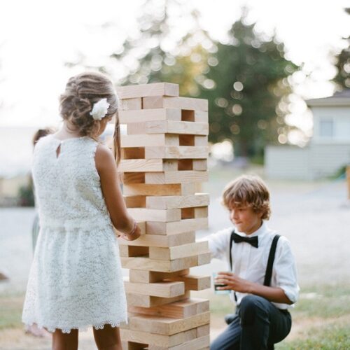 Outdoor-Wedding-Reception-Lawn-Game-Ideas-7